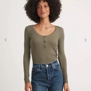Marine layer Lexi Rib Henley in Olive